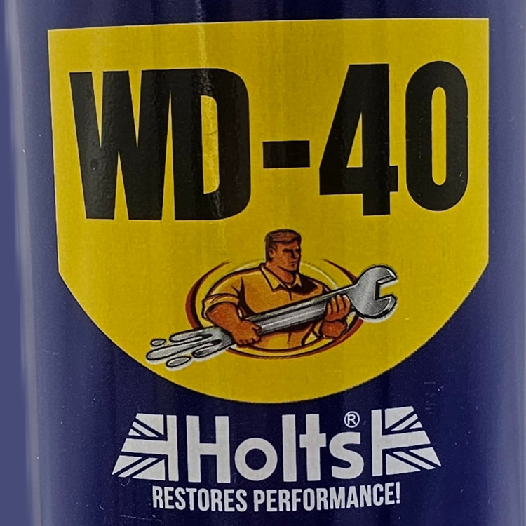 محصول WD-40 هولتس مناسب باز کردن پیچ و مهرههای زنگزده